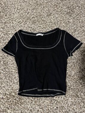 Heart Hips Black Square Neck Short Sleeve Crop Top with Contrast Stitching